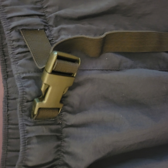 Woolrich Blue Cargo Swim Shorts with Elastic Waistband Buckle Belt. Size Medium - Picture 4 of 5